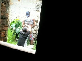 Mavambo da favela subiu o morro pra levar leitada no cuzinho